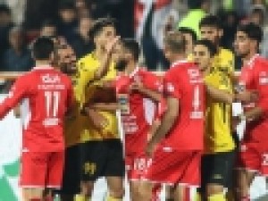 245-مصدوم-در-بازی-سپاهان-و-پرسپولیس